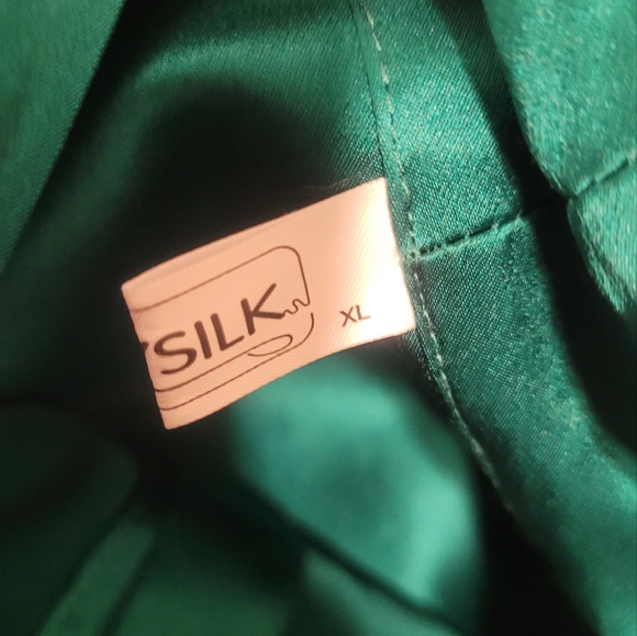 Green Silk Blouse - Picture 6 of 7